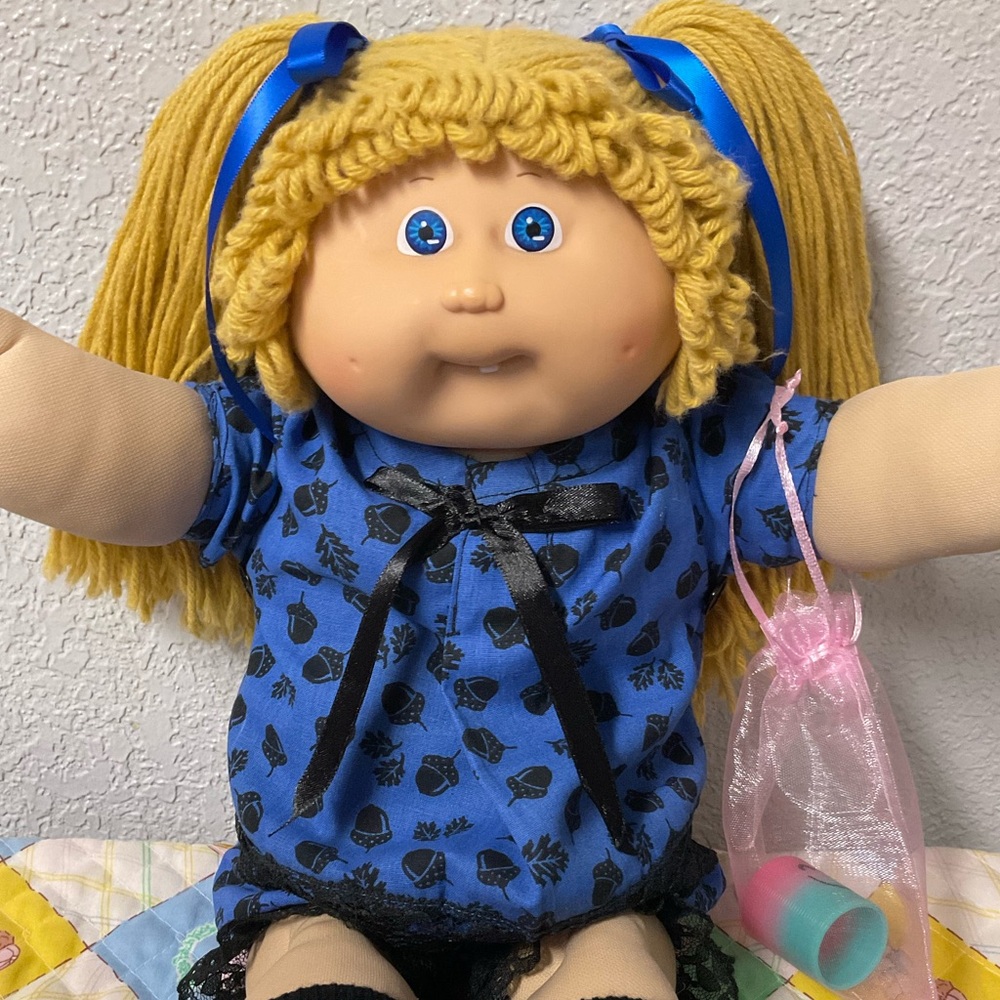 Vintage Cabbage Patch Kid Girl Butterscotch Hair Blue Eyes Head Mold #5 1985